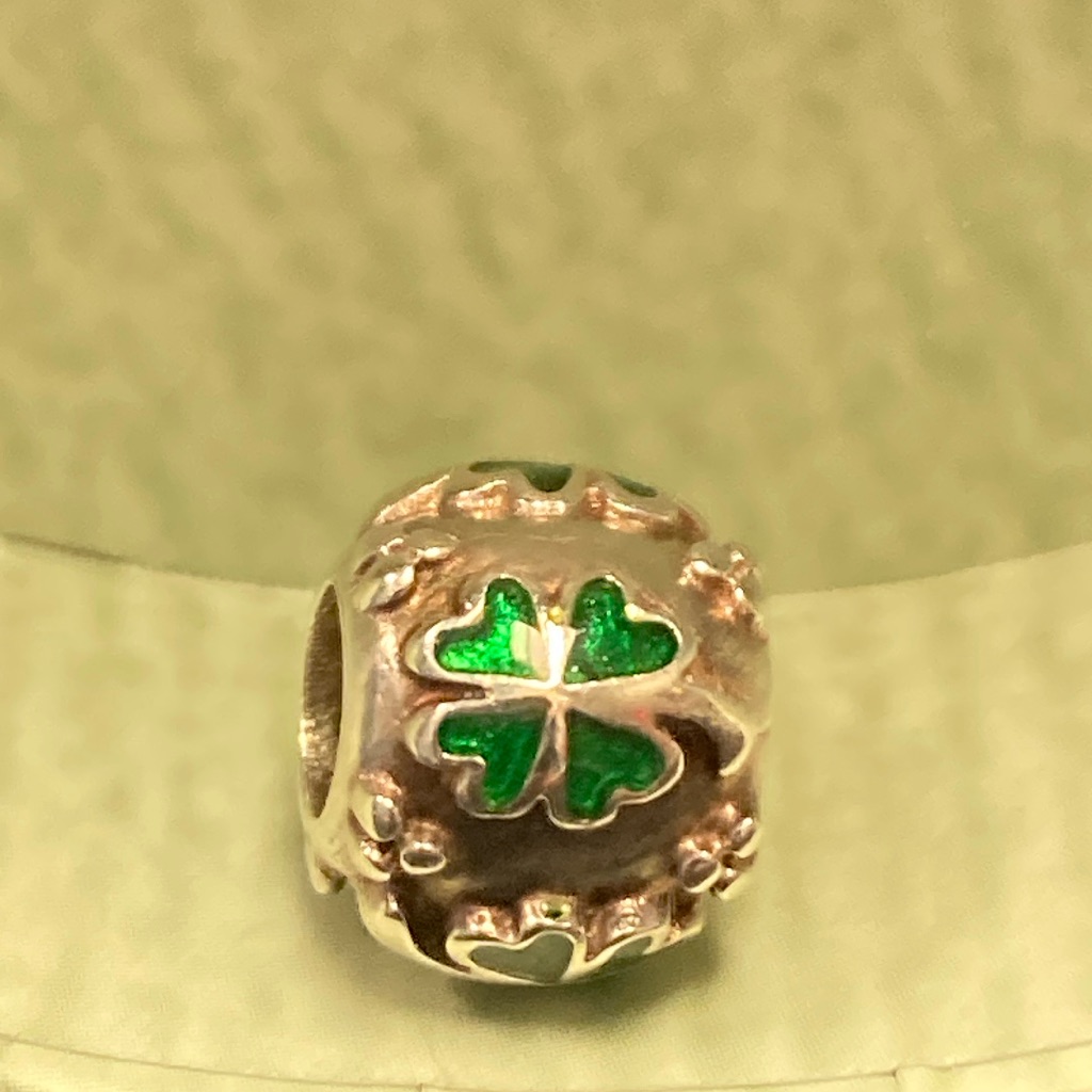 Solvar Silver And Green Clover Bead